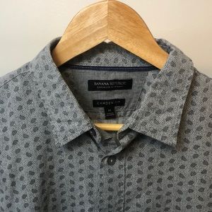 Banana Republic Long Sleeve Button Up Shirt (M)